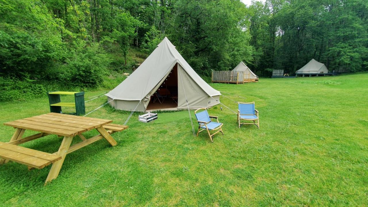 Belair Le Camping Hotell Champagnac-de-Bélair Exteriör bild